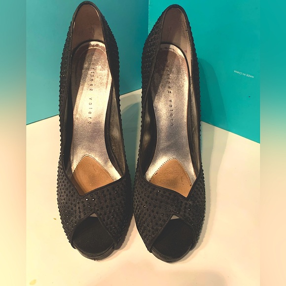 Martinez Valero black sequin high heel. Size 10, 5” heel. Open-toed fabric - Picture 3 of 6
